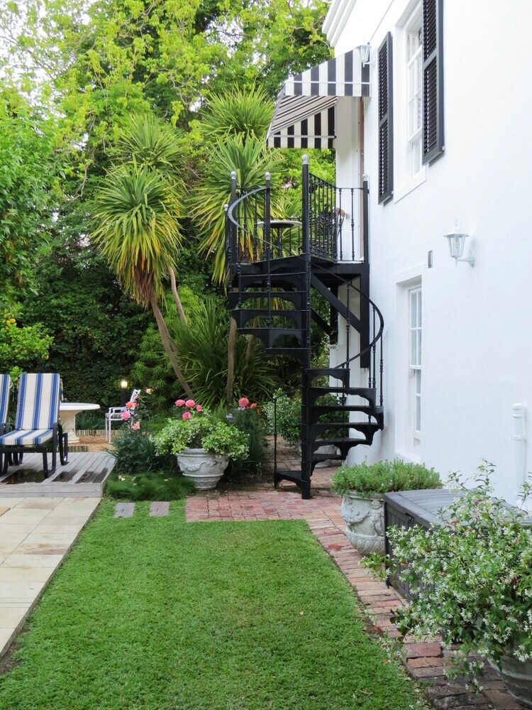 Hostal Maison Chablis