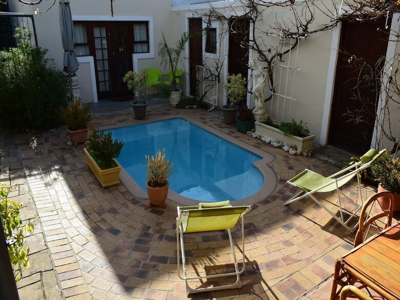 Hostal Auberge Alouette Guesthouse