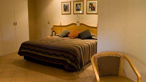 Hotel Numbi & Garden Suites