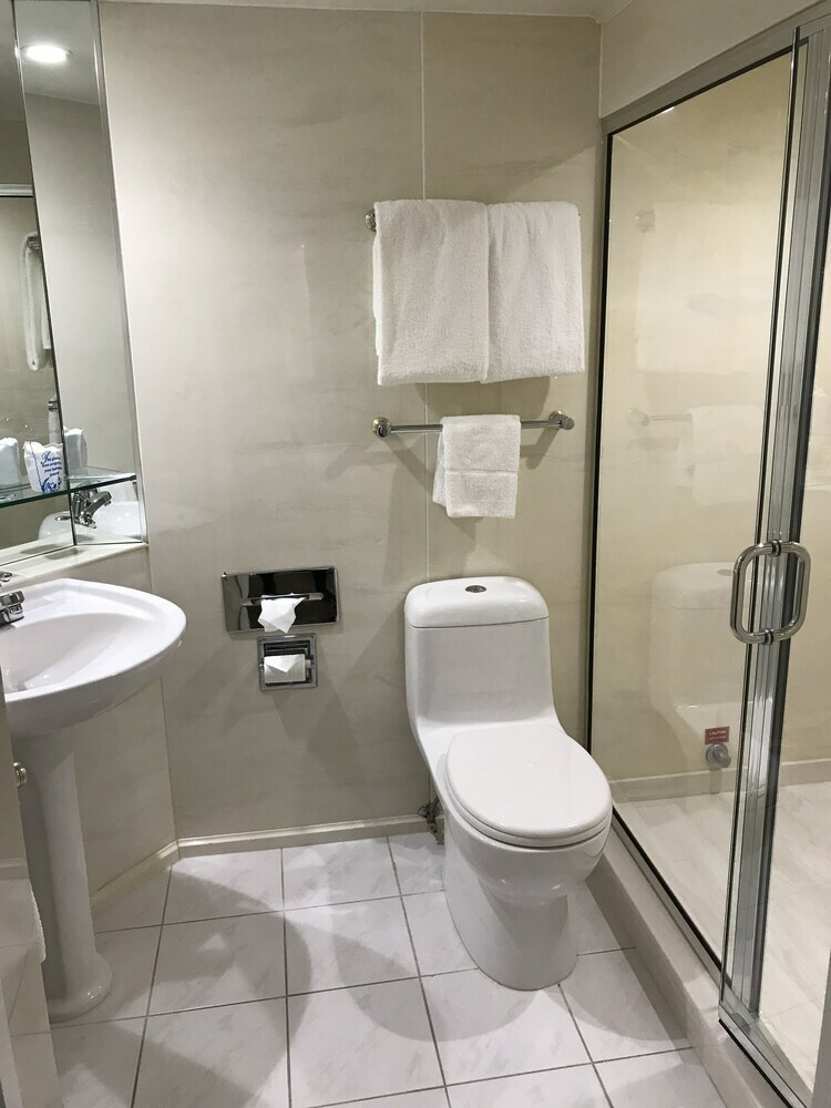 Chateau Louis Hotel & Conference Centre