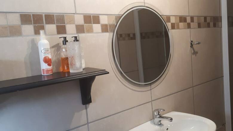 Hostal Flametree Guesthouse