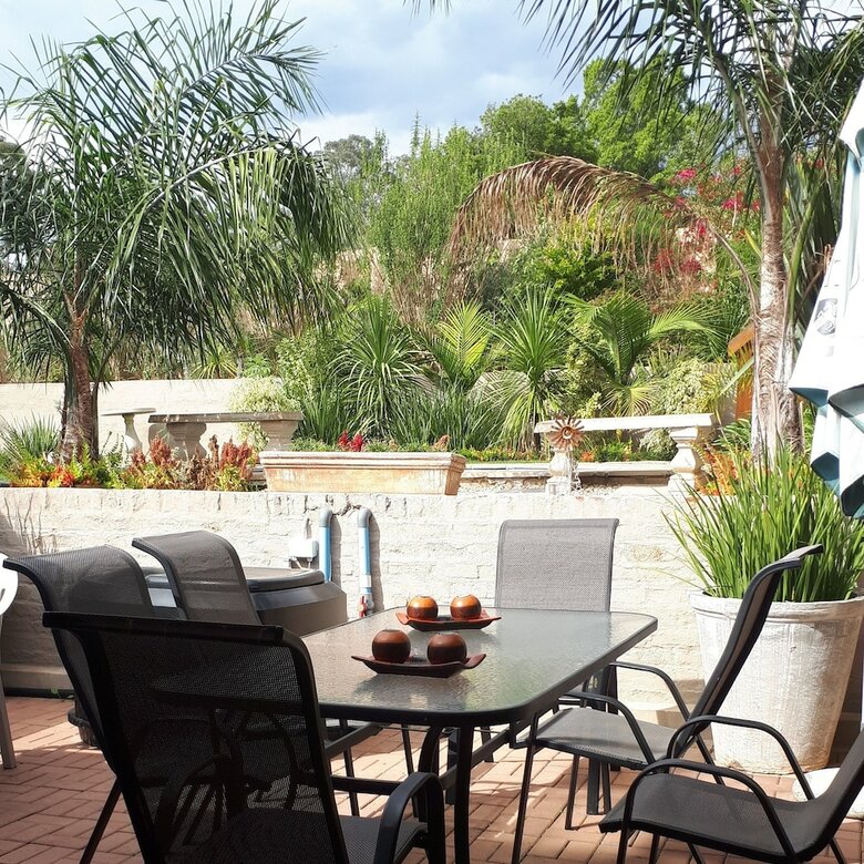 Hostal Flametree Guesthouse