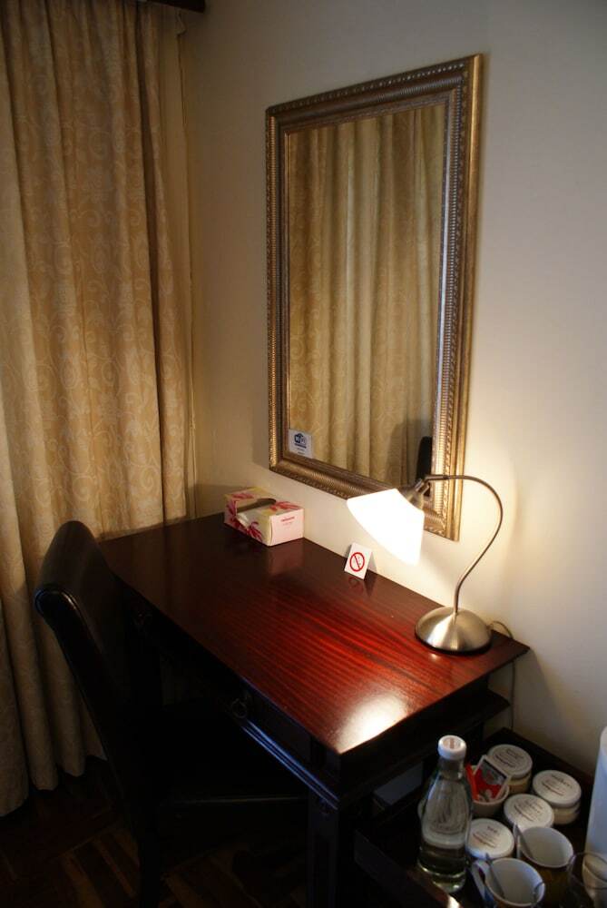 Hostal Hampton House Guest House