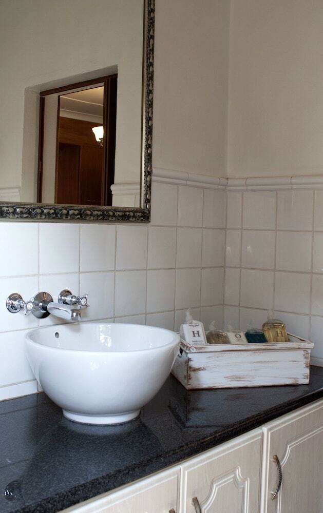 Hostal Hampton House Guest House