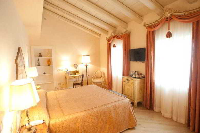 Hostal Relais Fra Lorenzo
