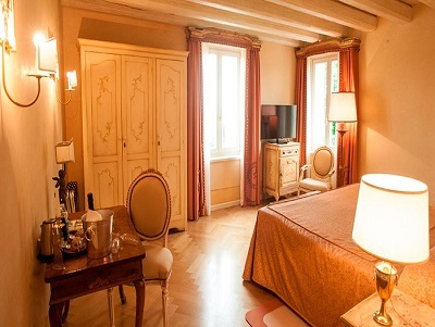 Hostal Relais Fra Lorenzo