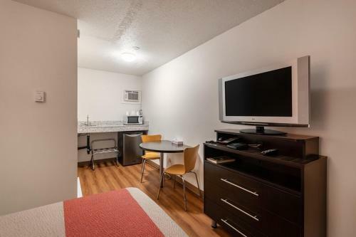 Skyline Motel
