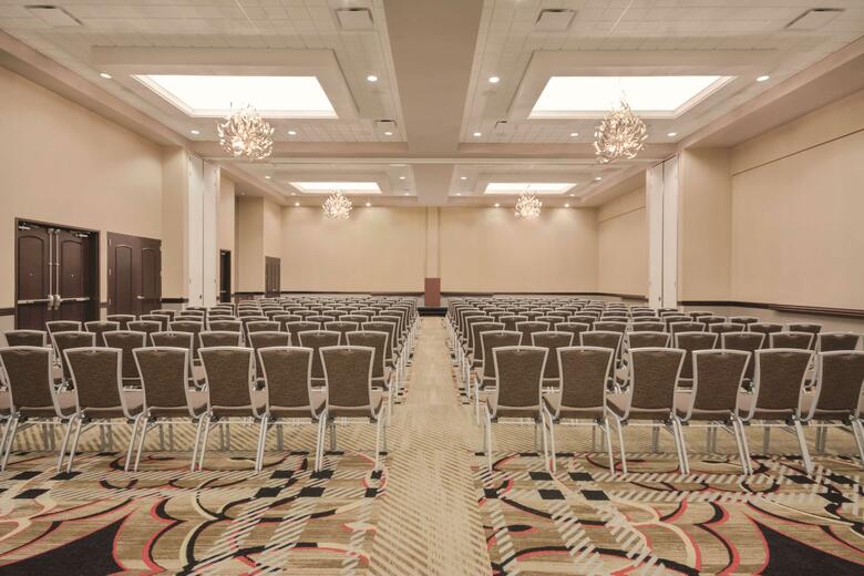 Hotel Embassy Suites Tuscaloosa Alabama Downtown
