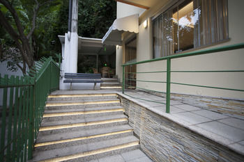 Hotel Village Icara�
