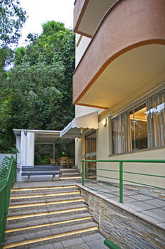 Hotel Village Icara�