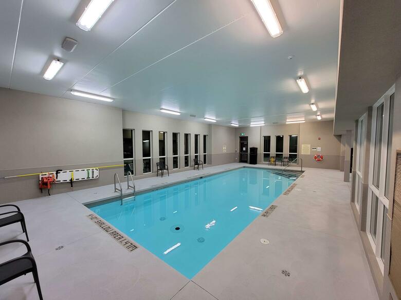 Hotel London Airport Inn & Suites