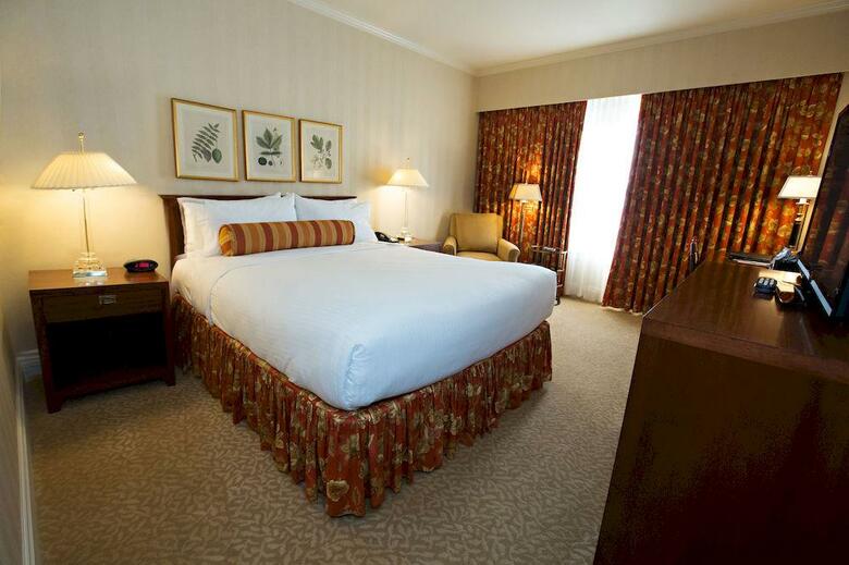 Mayflower Park Hotel