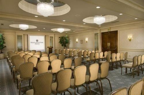 Mayflower Park Hotel