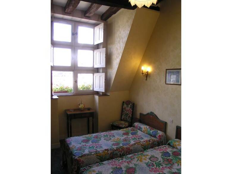 Hotel Logis Le Puits Dor�