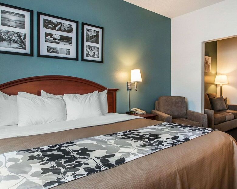 Hotel Sleep Inn & Suites