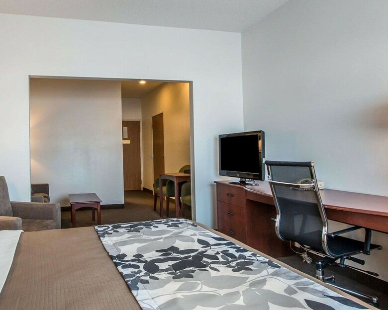 Hotel Sleep Inn & Suites