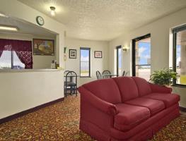 Super 8 Motel - Colby