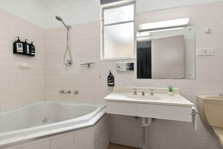 Hotel Adelaide Paringa