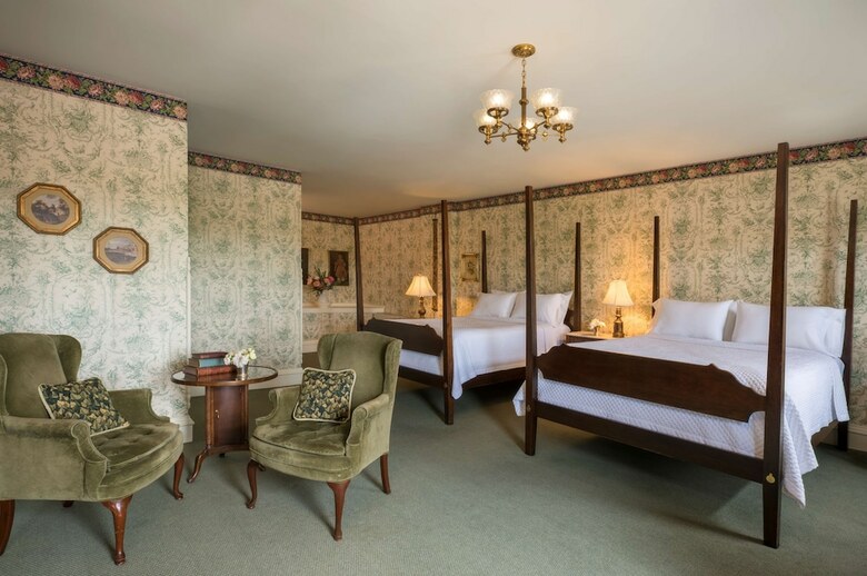 St James Hotel