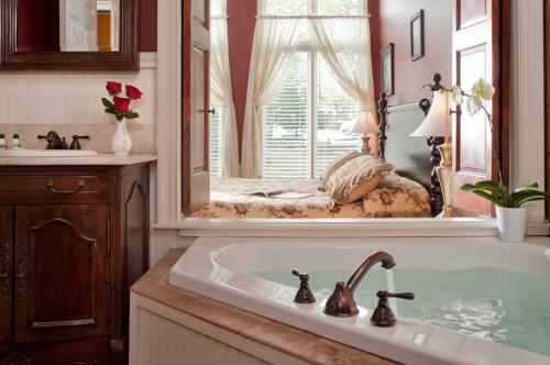 Bed & Breakfast Colonial Inn