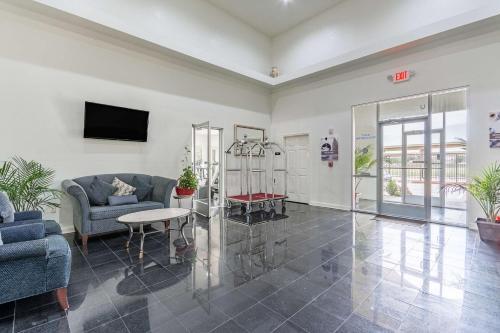 Orange Extended Stay Hotel