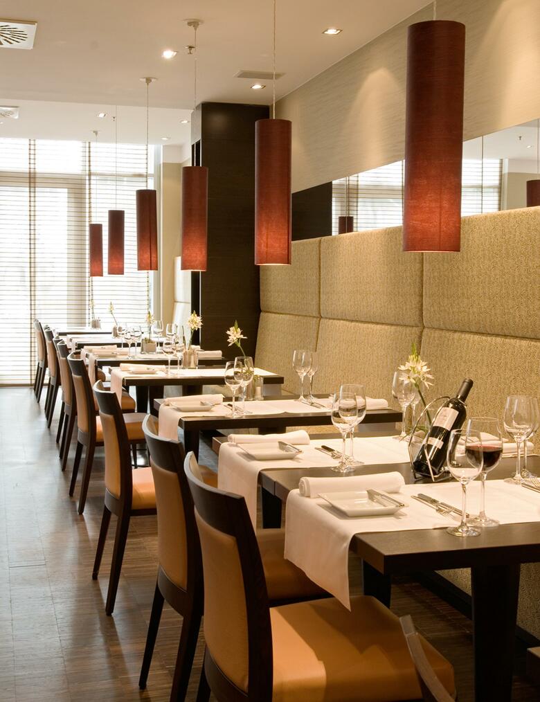Hotel NH Danube City