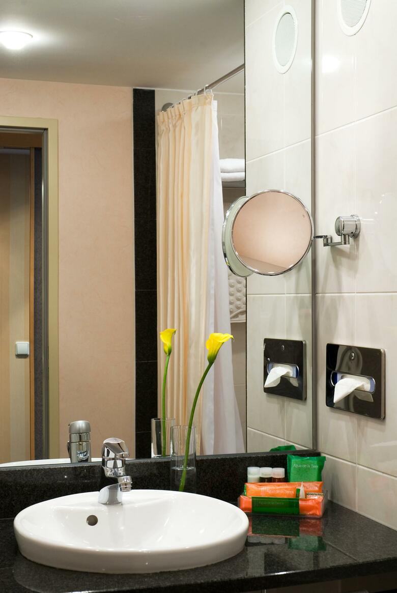 Hotel NH Danube City