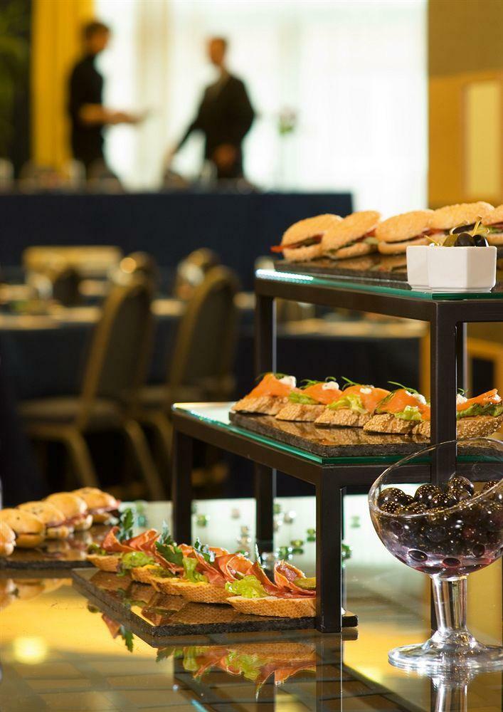 Hotel NH Danube City