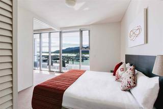 Hotel Cairns Harbour Lights