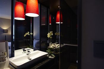 Best Louis Hamilton Hotel