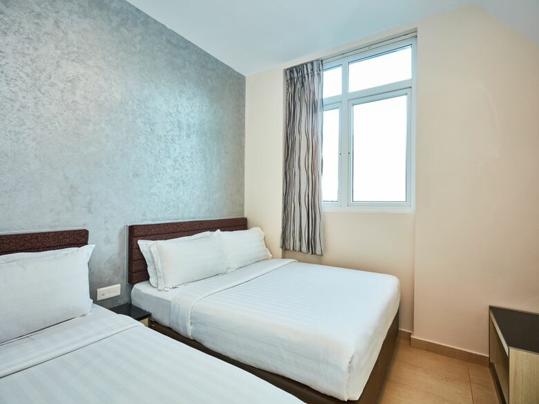 Fragrance Hotel - Royal