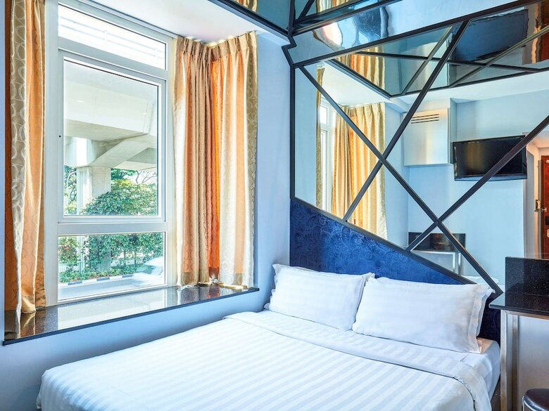 Fragrance Hotel - Royal