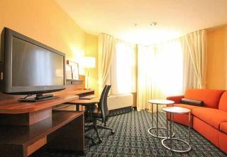 Hotel Fairfield Inn & Suites By Marriott Lombard