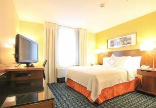 Hotel Fairfield Inn & Suites By Marriott Lombard