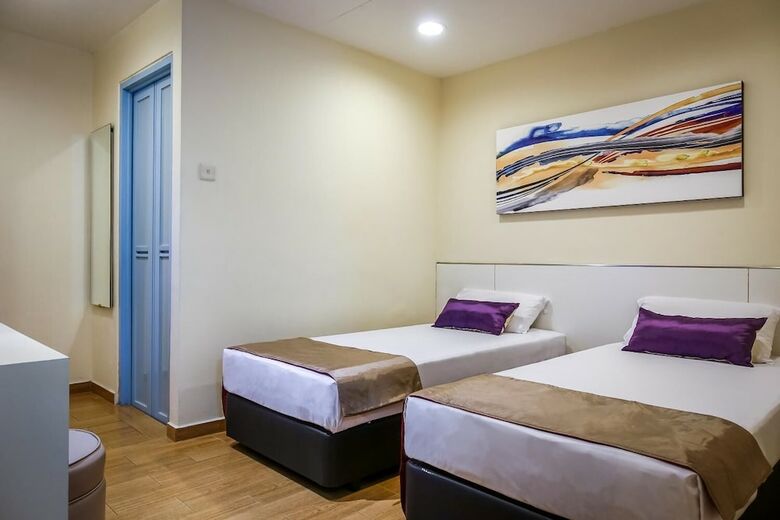 Hotel 81 Cosy