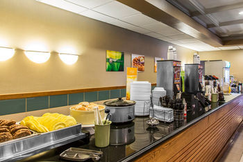 Clarion Hotel Midway Airport