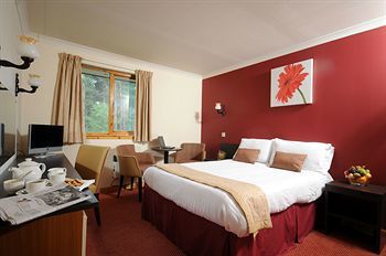 Highlander Hotel