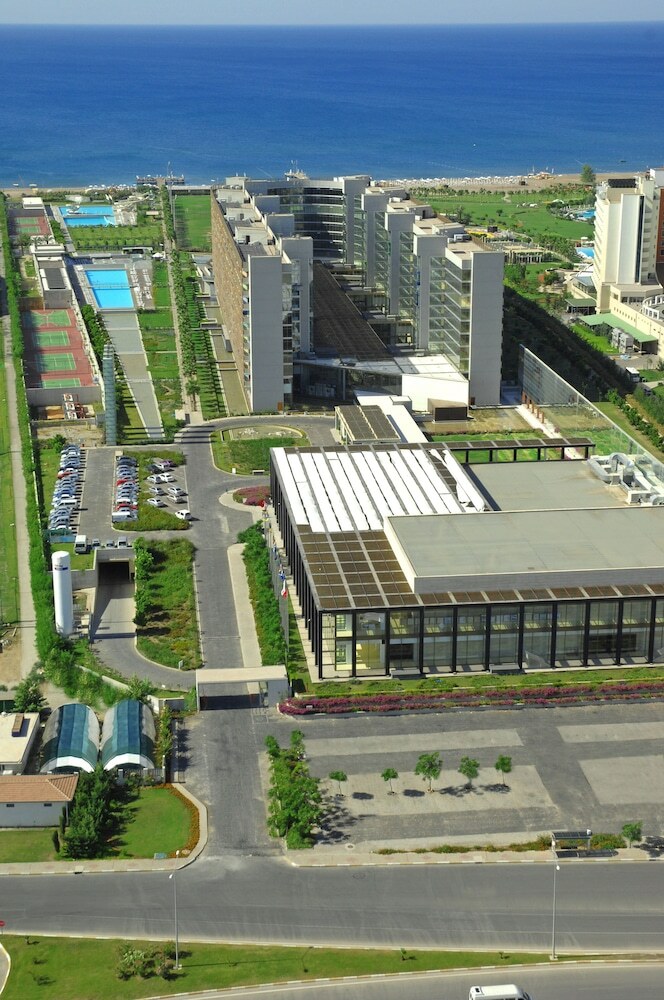 Hotel Nirvana Cosmopolitan