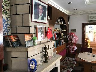 Hotel Karyatit