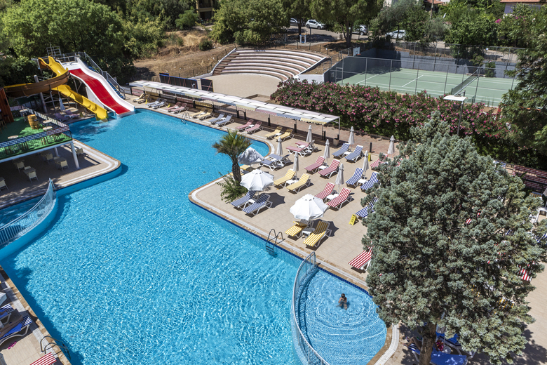 Smart Voxx Resort Hotel