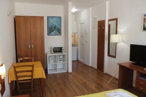 Apartments And Rooms Liburnija