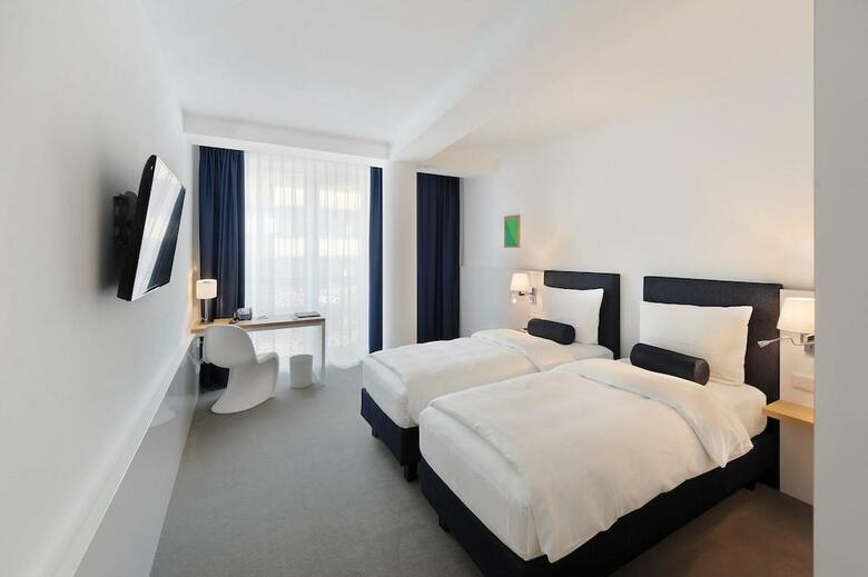 VI Vadi Hotel Bayer 89