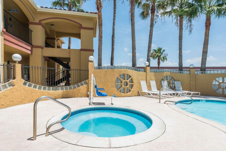 Hotel Super 8 Weslaco