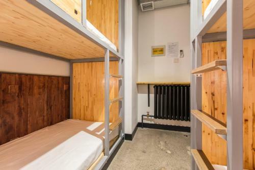 Dalian Uniloft Hostel