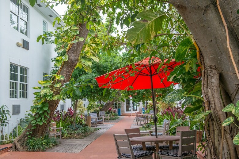 Tradewinds Apartment Hotel