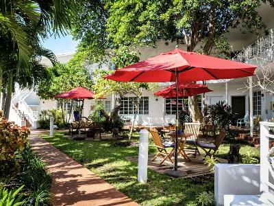Tradewinds Apartment Hotel