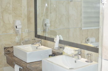Hotel Lifestyle Royal Suites