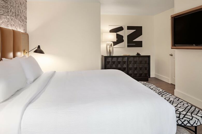 Burton House, Beverly Hills, A Tribute Portfolio Hotel