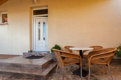 Hostal Guesthouse Villa Adria