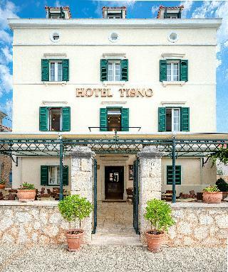 Apartments Tisno